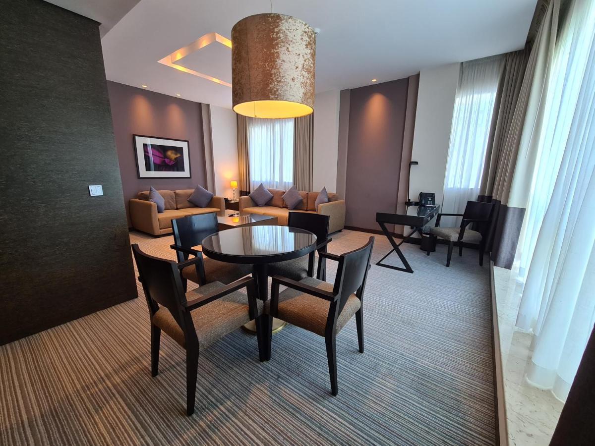ホテル ヒル レイハーン バイ ロターナ アル・アイン エクステリア 写真 A suite at the hotel