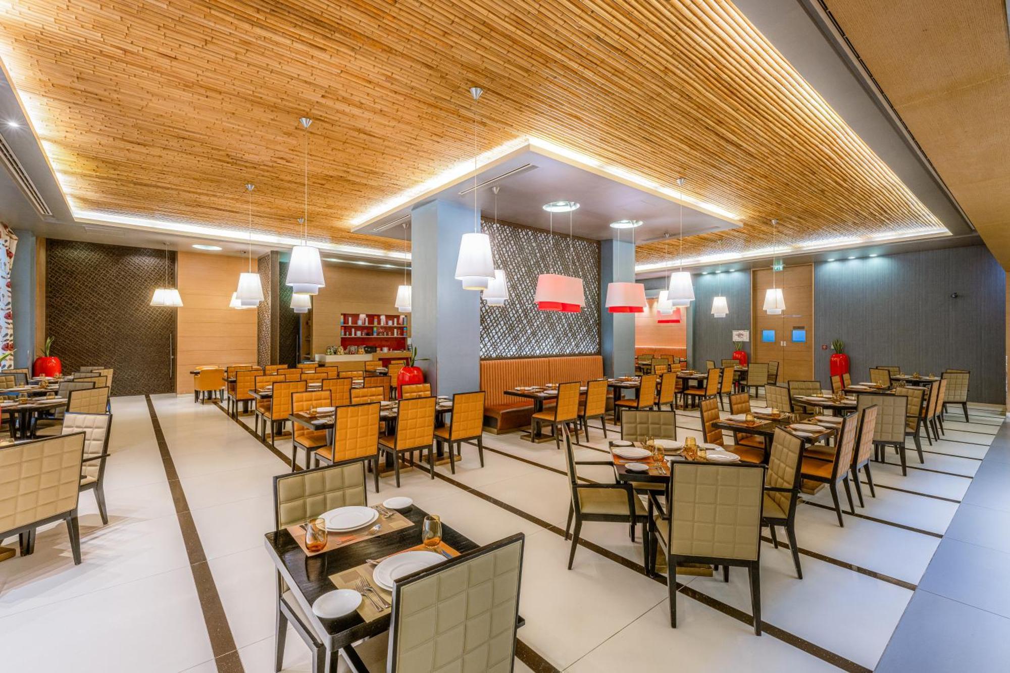 ホテル ヒル レイハーン バイ ロターナ アル・アイン エクステリア 写真 Restaurant