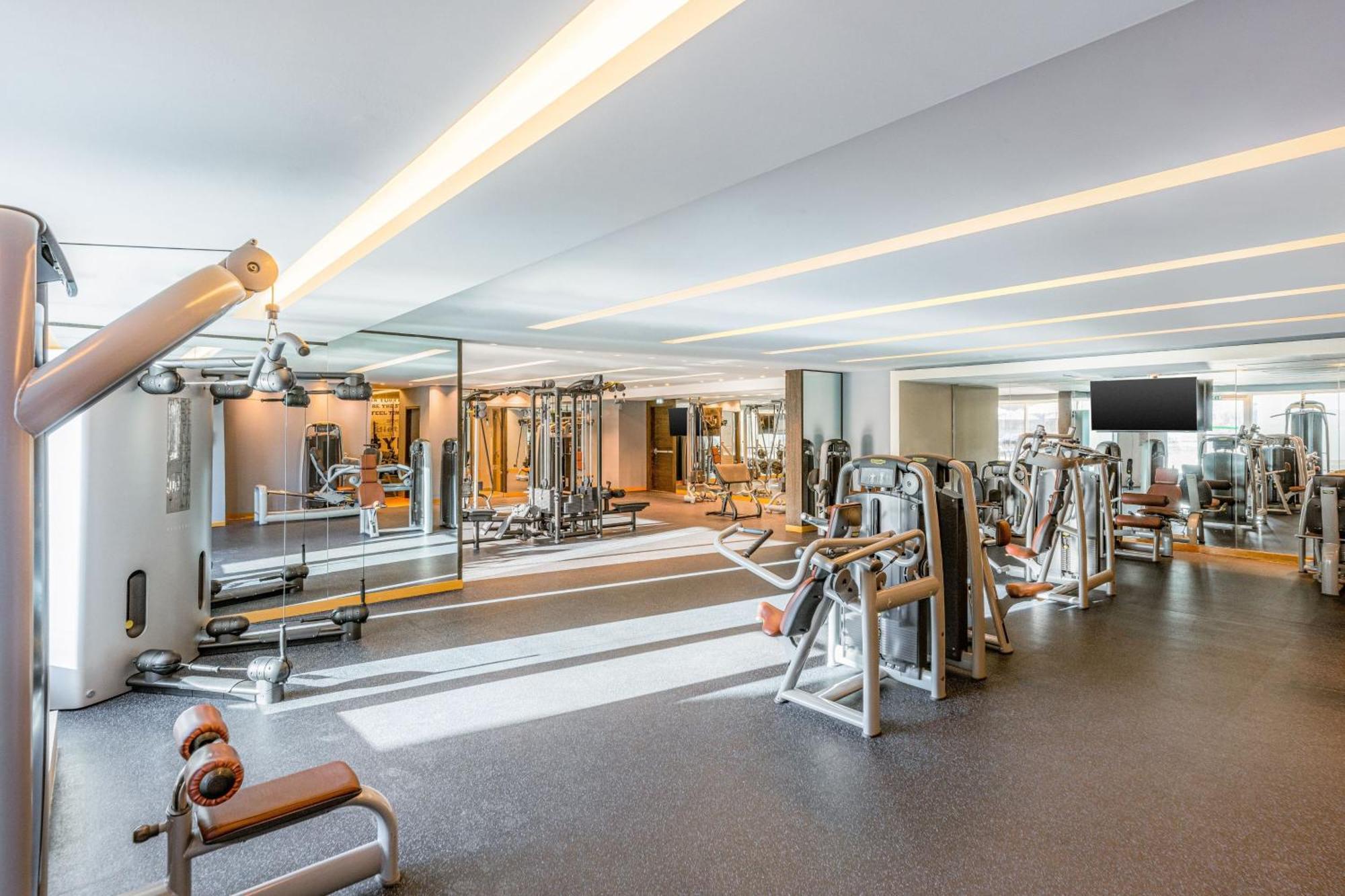 ホテル ヒル レイハーン バイ ロターナ アル・アイン エクステリア 写真 The gym at the hotel