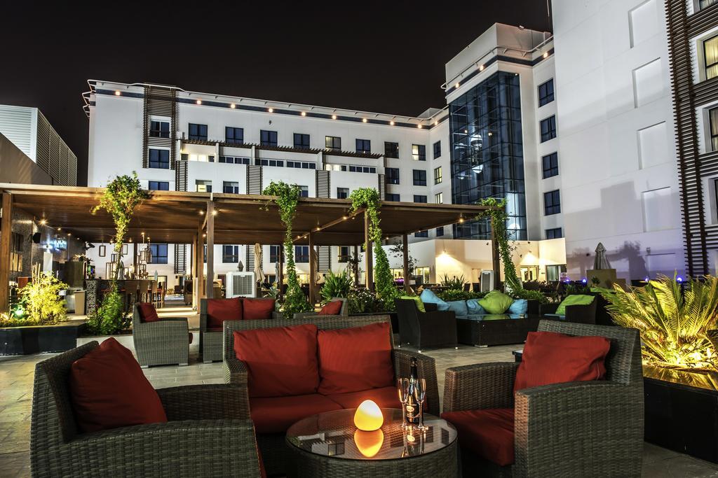 ホテル ヒル レイハーン バイ ロターナ アル・アイン エクステリア 写真 The hotel's rooftop lounge